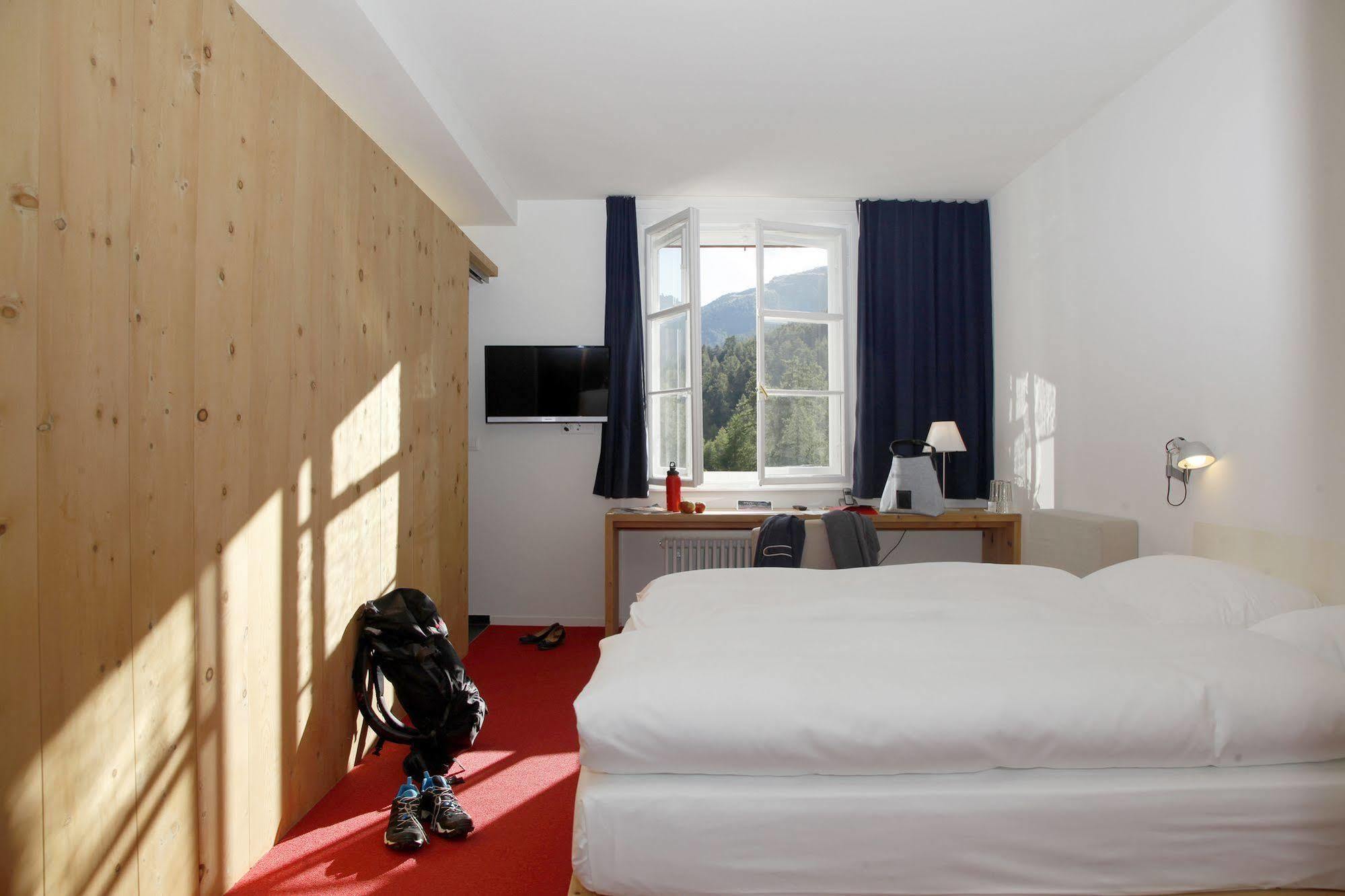 Hotel Castell ซูออซ ภายนอก รูปภาพ